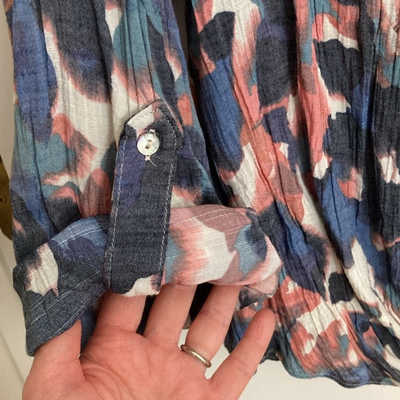 Zac & Rachel XL, Roll Tab Sleeve, lightweight multi color Women's top - Picture 6 of 11